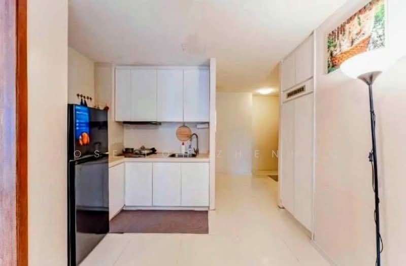 Urban Lofts Condominium For Sale at S$ 870,000 | PropertyGuru Singapore - Kitchen