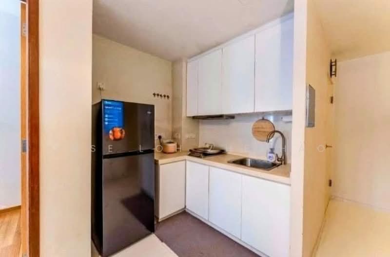 Urban Lofts Condominium For Sale at S$ 870,000 | PropertyGuru Singapore - Kitchen