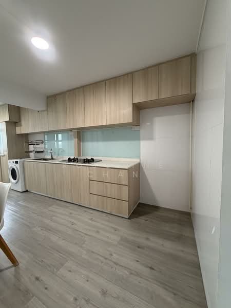 45 Marine Crescent HDB Flat For Sale at S$ 710,000 | PropertyGuru Singapore - Kitchen