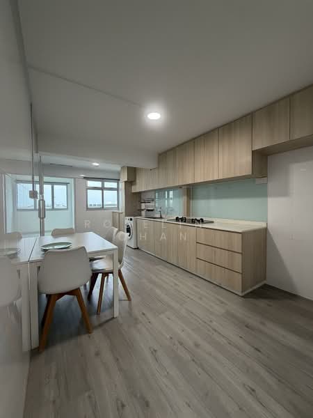 45 Marine Crescent HDB Flat For Sale at S$ 710,000 | PropertyGuru Singapore - Kitchen