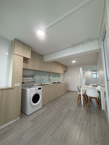 45 Marine Crescent HDB Flat For Sale at S$ 710,000 | PropertyGuru Singapore - Kitchen