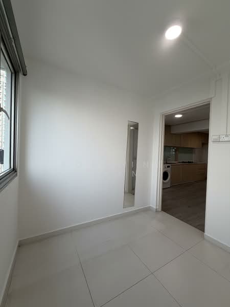 45 Marine Crescent HDB Flat For Sale at S$ 710,000 | PropertyGuru Singapore - Kitchen