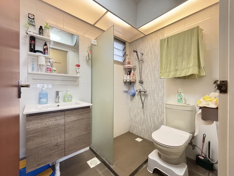 140B Corporation Drive HDB Flat For Sale at S$ 660,000 | PropertyGuru Singapore - Bathroom