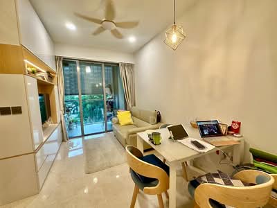 For Rent - Skies Miltonia