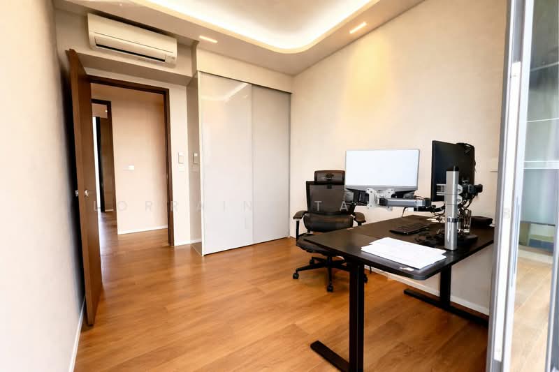 Parc Esta Condominium For Sale at S$ 2,750,000 | PropertyGuru Singapore - Study