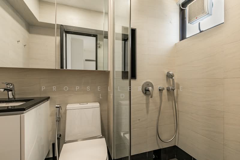 309A Ang Mo Kio Street 31 HDB Flat For Sale at S$ 850,000 | PropertyGuru Singapore - Bathroom