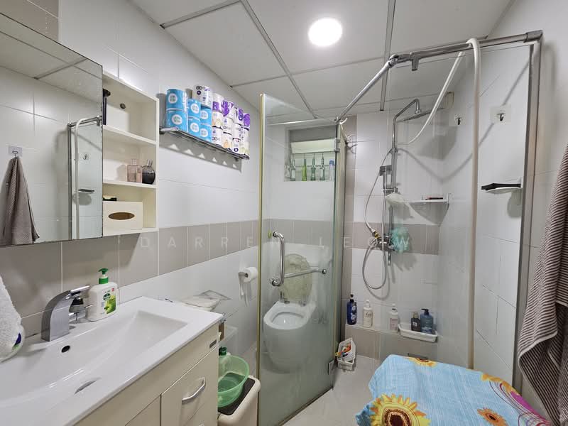303B Punggol Central HDB Flat For Sale at S$ 798,000 | PropertyGuru Singapore - Bathroom