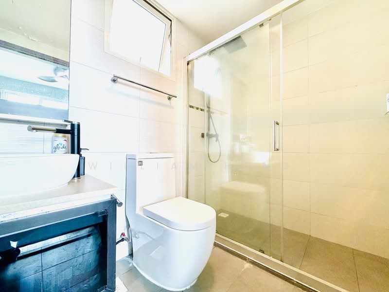 1 Canberra Executive Condominium For Sale at S$ 1,350,000 | PropertyGuru Singapore - Bathroom