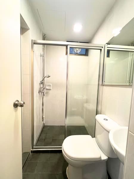 Pastoral View, 7 Bassein Road, 3 Bedrooms, 1,259 sqft, Apartment For Rent, by Jacqueline Liew Pooi Fun, 500066953 - Bathroom - PropertyGuru.com.sg