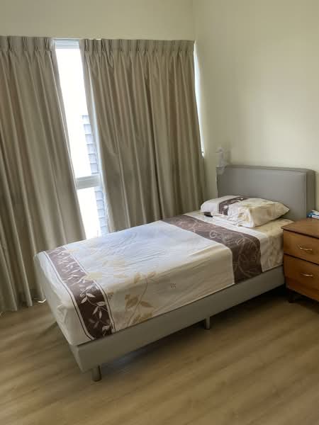 Waterview Condominium For Sale at S$ 1,400,000 | PropertyGuru Singapore - Bedroom