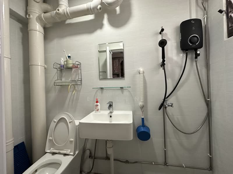 210 Petir Road, 210 Petir Road, Room Rental, 100 sqft, HDB Flat For Rent, by Er Lin, 500066967 - Bathroom - PropertyGuru.com.sg