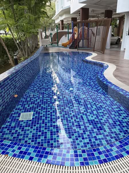 Cardiff Residence Condominium For Sale at S$ 750,000 | PropertyGuru Singapore - Swimming Pool