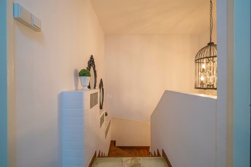 446 Hougang Avenue 8 HDB Flat For Sale at S$ 980,000 | PropertyGuru Singapore - Interior