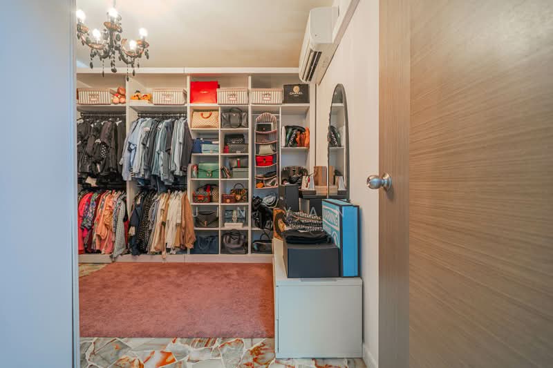 446 Hougang Avenue 8 HDB Flat For Sale at S$ 980,000 | PropertyGuru Singapore - Interior