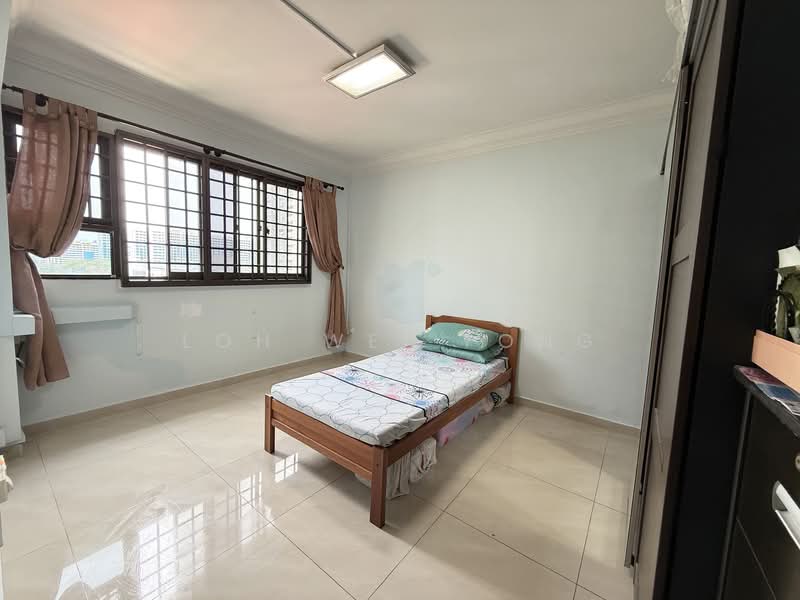 139 Bedok North Avenue 3 HDB Flat For Sale at S$ 688,888 | PropertyGuru Singapore - Master Bedroom