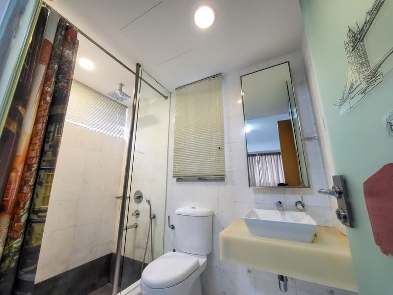 The Clift Apartment For Sale at S$ 1,150,000 | PropertyGuru Singapore - Bathroom