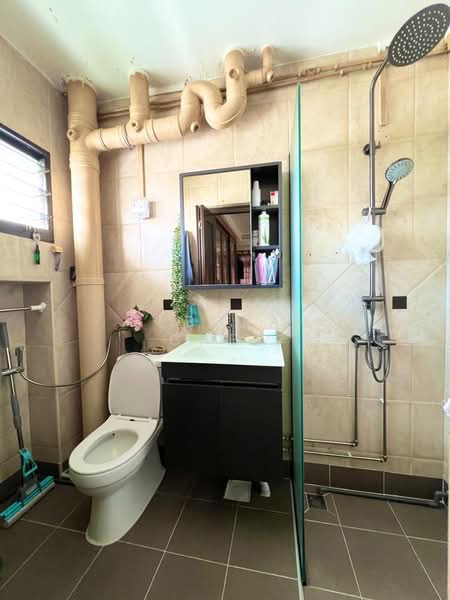 247 Pasir Ris Street 21, 247 Pasir Ris Street 21, 4 Bedrooms, 1,603 sqft, HDB Flat For Sale, by Deborah Chew, 500066986 - Bathroom - PropertyGuru.com.sg