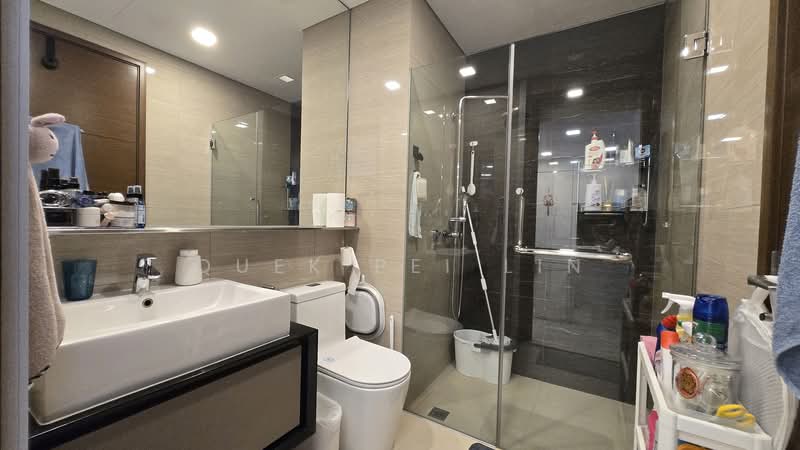 The Promenade @ Pelikat Condominium For Sale at S$ 2,150,000 | PropertyGuru Singapore - Bathroom