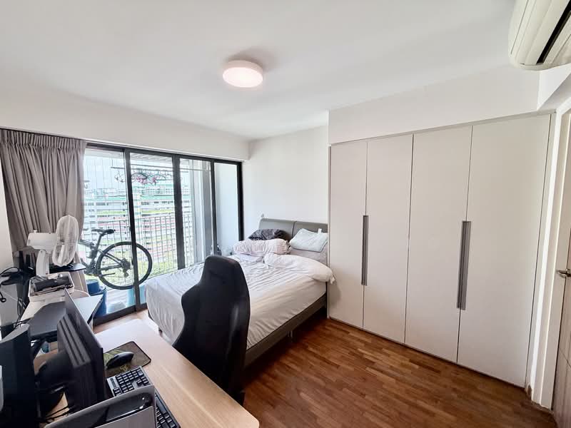 348D Yishun Avenue 11 HDB Flat For Sale at S$ 948,000 | PropertyGuru Singapore - Bedroom