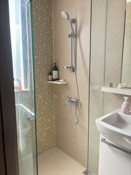 Miltonia Residences, 538 Miltonia Close, 3 Bedrooms, 1,518 sqft, Condominium For Rent, by Dee Dee Gan, 500066997 - Bathroom - PropertyGuru.com.sg