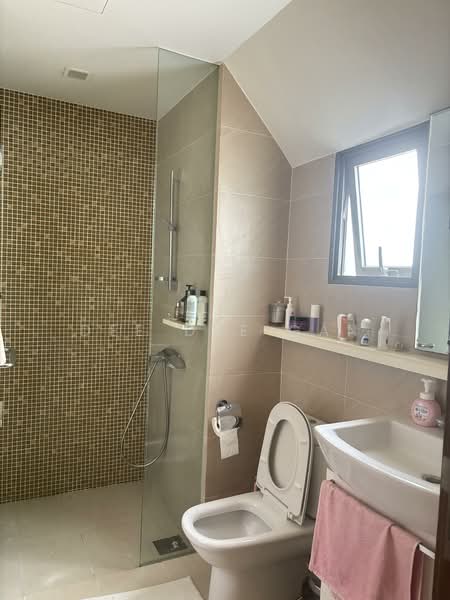 Miltonia Residences, 538 Miltonia Close, 3 Bedrooms, 1,518 sqft, Condominium For Rent, by Dee Dee Gan, 500066997 - PropertyGuru.com.sg