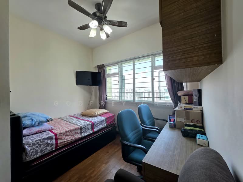 411B Fernvale Road HDB Flat For Sale at S$ 700,000 | PropertyGuru Singapore - Bedroom