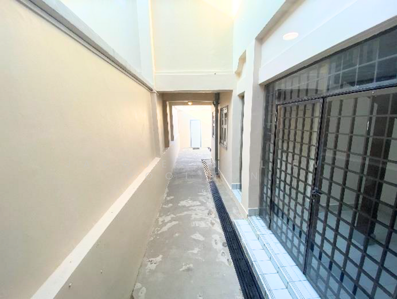 Townerville, McNair Road, 2 Bedrooms, 2,162 sqft, Conservation House For Rent, by Jacqueline Liew Pooi Fun, 500067005 - Corridor - PropertyGuru.com.sg