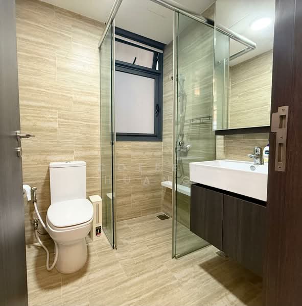 North Park Residences Condominium For Sale at S$ 1,650,000 | PropertyGuru Singapore - Bathroom