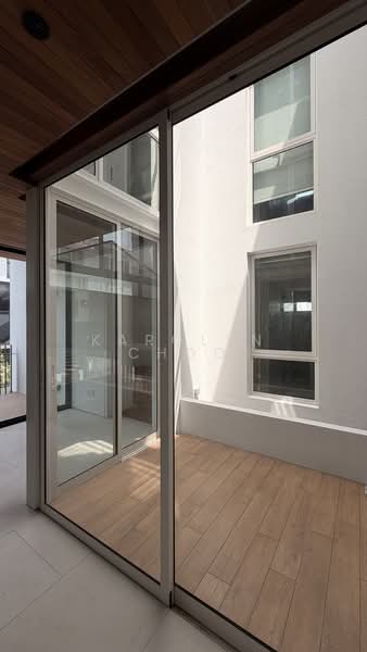 Golden Hill Estate Corner Terrace For Sale at S$ 8,700,000 | PropertyGuru Singapore - Interior