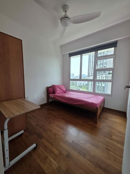 40A Margaret Drive HDB Flat For Sale at S$ 780,000 | PropertyGuru Singapore - Bedroom