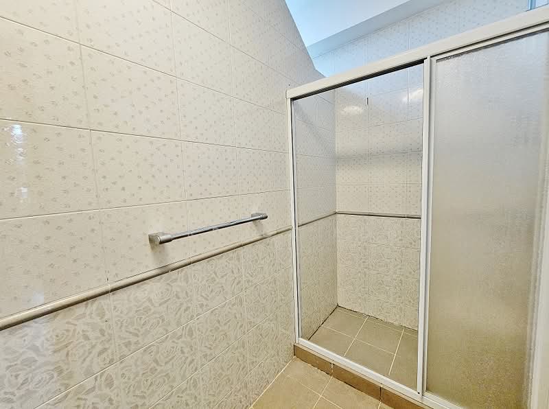 Chancery Grove, 25B Chancery Lane, 4 Bedrooms, 2,013 sqft, Cluster House For Rent, by Lawrence Hong, 500067039 - Bathroom - PropertyGuru.com.sg