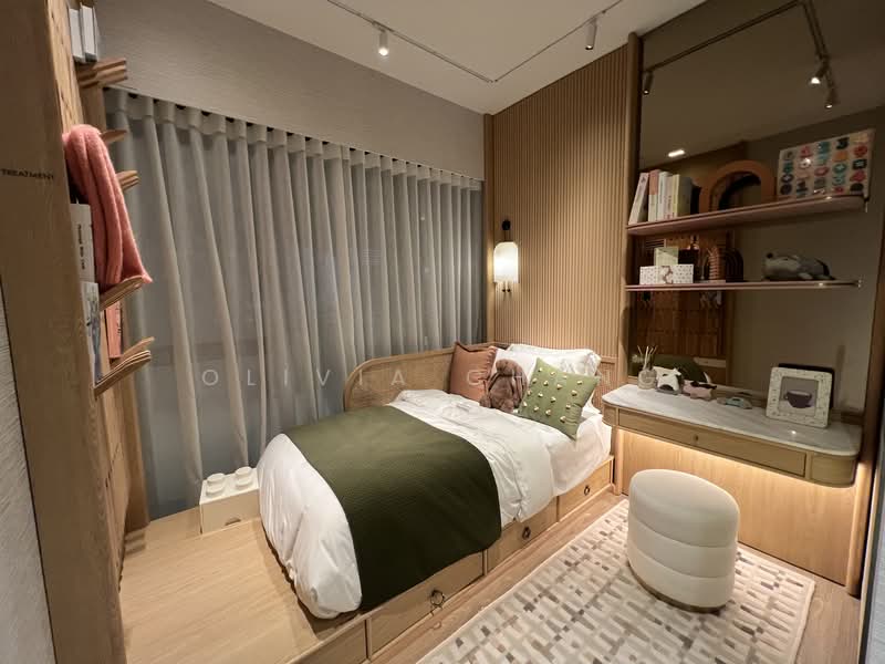 Bloomsbury Residences Apartment For Sale at S$ 2,800,000 | PropertyGuru Singapore - Bedroom
