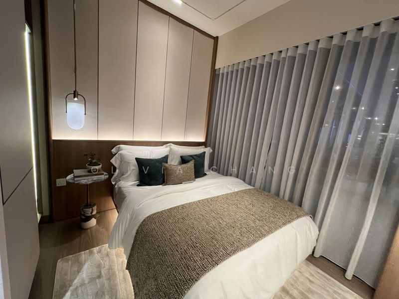 Bloomsbury Residences Apartment For Sale at S$ 2,800,000 | PropertyGuru Singapore - Bedroom