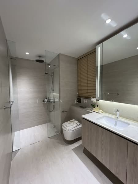 Bloomsbury Residences Apartment For Sale at S$ 2,800,000 | PropertyGuru Singapore - Bathroom