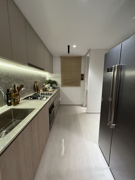 Bloomsbury Residences Apartment For Sale at S$ 2,800,000 | PropertyGuru Singapore - Kitchen