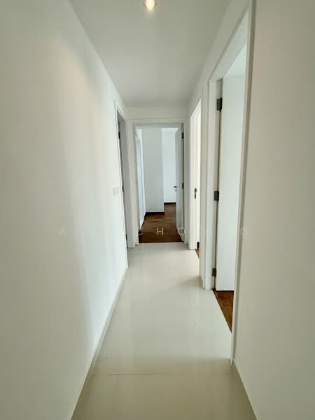 The Minton, 147 Hougang Street 11, 3 Bedrooms, 1,216 sqft, Condominium For Rent, by Amy Choong, 500067051 - Corridor - PropertyGuru.com.sg