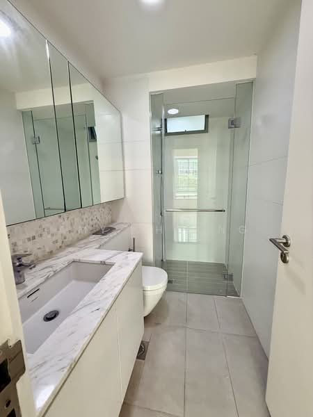 The Minton, 147 Hougang Street 11, 3 Bedrooms, 1,216 sqft, Condominium For Rent, by Amy Choong, 500067051 - Bathroom - PropertyGuru.com.sg