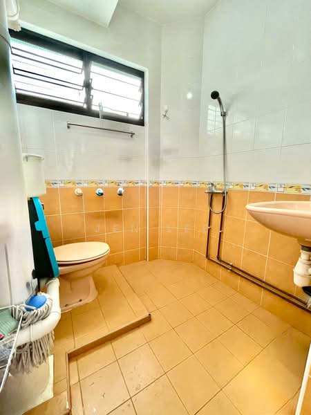 113 Clementi Street 13, 113 Clementi Street 13, 3 Bedrooms, 1,119 sqft, HDB Flat For Rent, by Jen Lee, 500067059 - Bathroom - PropertyGuru.com.sg