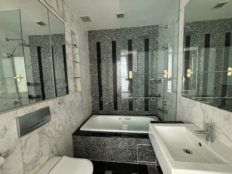 The Metz Condominium For Sale at S$ 1,480,000 | PropertyGuru Singapore - Bathroom