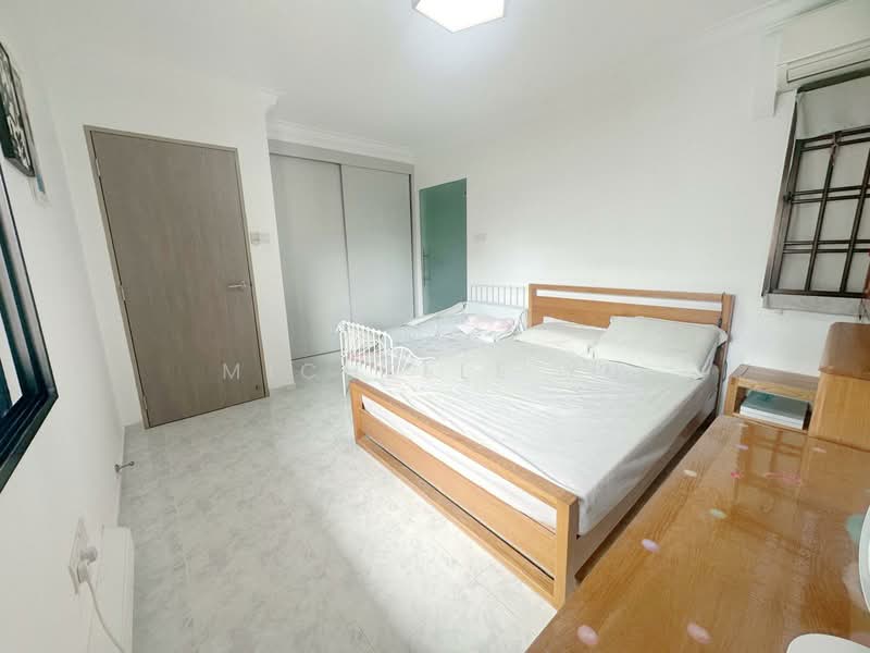 200A Sengkang East Road HDB Flat For Sale at S$ 718,000 | PropertyGuru Singapore - Bedroom