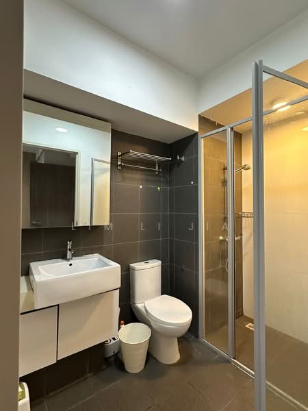 530D Pasir Ris Drive 1 HDB Flat For Sale at S$ 828,000 | PropertyGuru Singapore - Bathroom