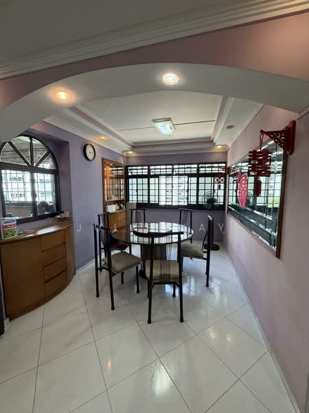 Study room turn to Dining area