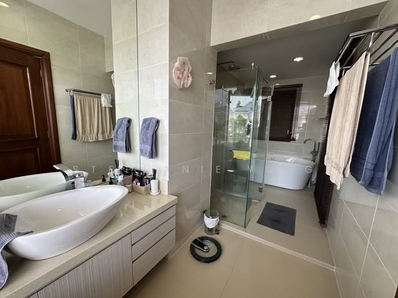 Greenwood Avenue Terraced House For Sale at S$ 6,600,000 | PropertyGuru Singapore - Bathroom
