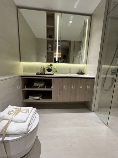 Bloomsbury Residences Condominium For Sale at S$ 3,600,000 | PropertyGuru Singapore - Bathroom