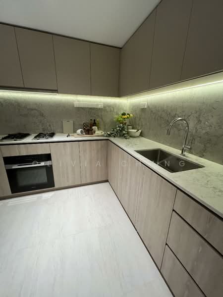 Bloomsbury Residences Condominium For Sale at S$ 3,600,000 | PropertyGuru Singapore - Kitchen