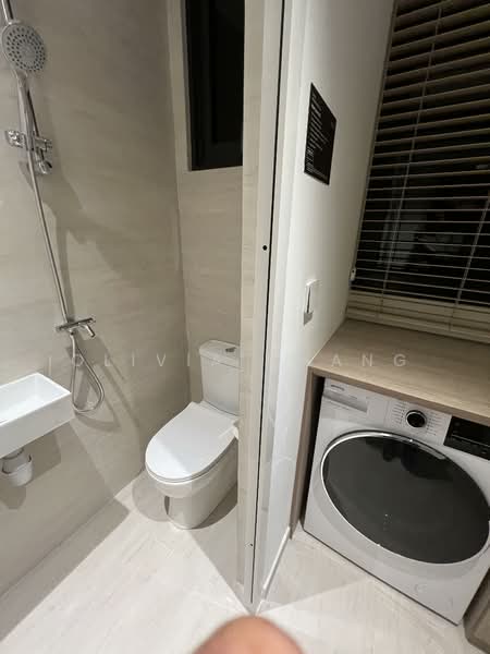 Bloomsbury Residences Condominium For Sale at S$ 3,600,000 | PropertyGuru Singapore - Bathroom