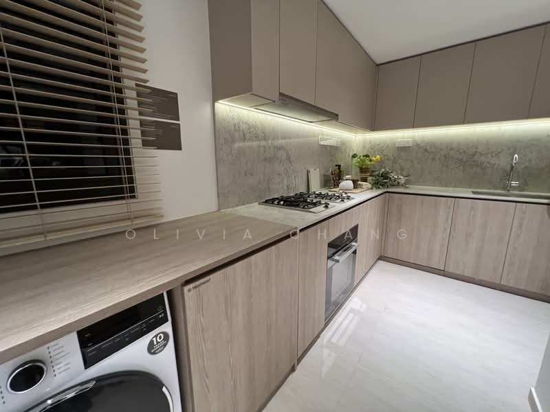Bloomsbury Residences Condominium For Sale at S$ 3,600,000 | PropertyGuru Singapore - Kitchen