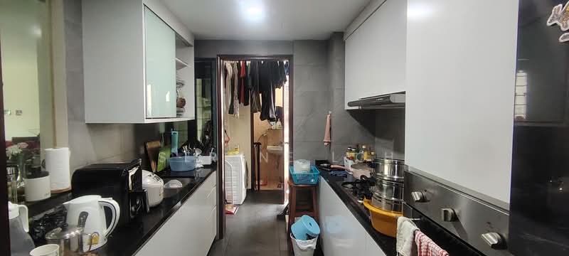 Stratford Court Condominium For Sale at S$ 1,800,000 | PropertyGuru Singapore - Kitchen