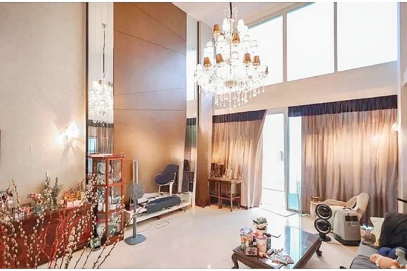 BUNGLOW BY THE SEA @ WAK HASSAN DRIVE Bungalow House For Sale at S$ 6,299,999 | PropertyGuru Singapore - Living Room