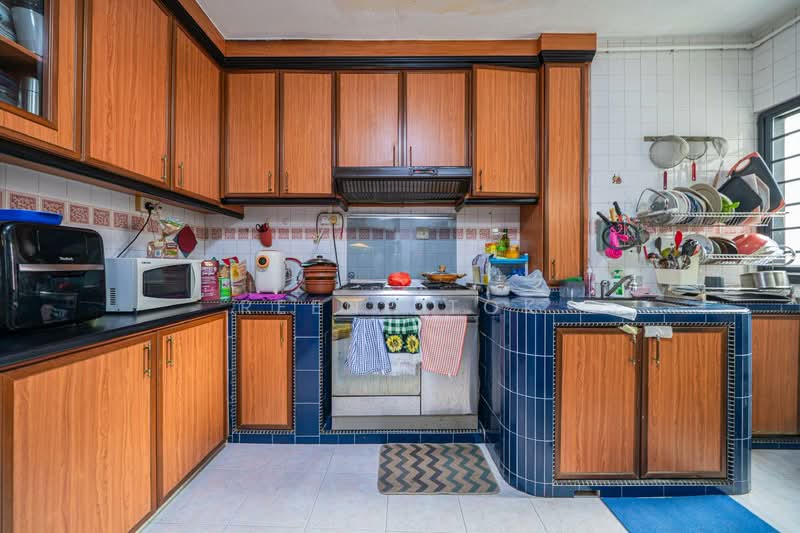 101 Bukit Batok West Avenue 6 HDB Flat For Sale at S$ 805,000 | PropertyGuru Singapore - Kitchen